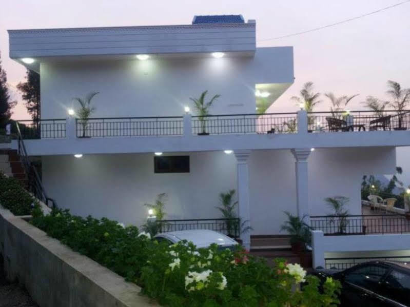 Mount N Mist Hotel Nainital Esterno foto